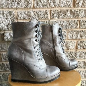 Vince Camuto Suni laceup platform wedge boot, 8